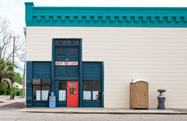 Porta potty delivery and setup in Oregon, OH